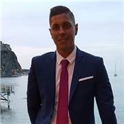 Insegnante d'inglese di scuola superiore impartisce lezioni private per la scuola secondaria di 1^ e 2^grado, università e per le certificazioni linguistiche